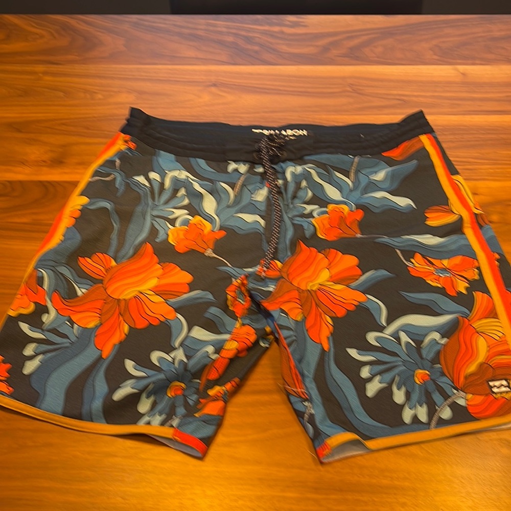 Billabong Lo Tides 73 Mens board shorts size 36 blue with orange flowers
